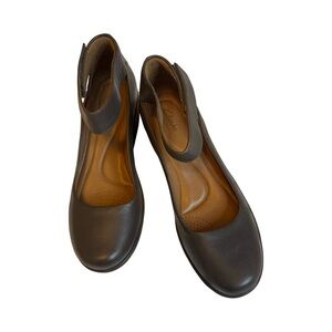 NWT Clarks Women's Dark Taupe Leather Flats